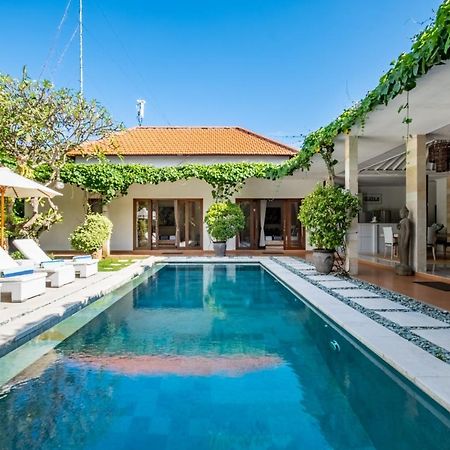Central Seminyak Villa Martini Extérieur photo